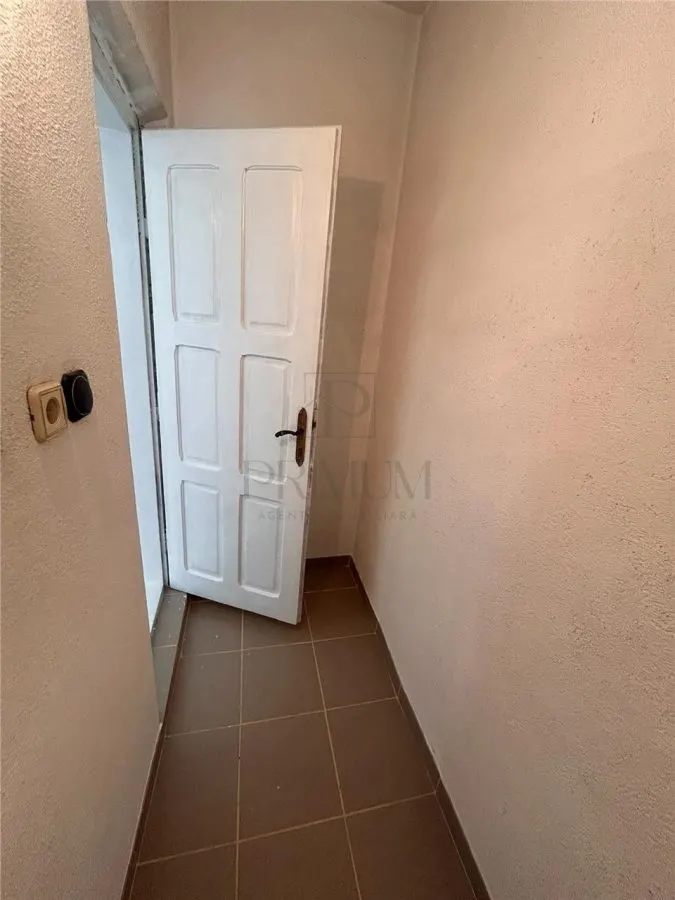 Spatiu de birou - zona linistita - centrala proprie - 20 mp - debara - balcon - foto 3