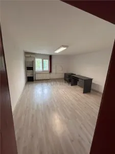 Mansarda - 4 spatii de birou - 120 mp - centrala proprie - AC - Timisoara