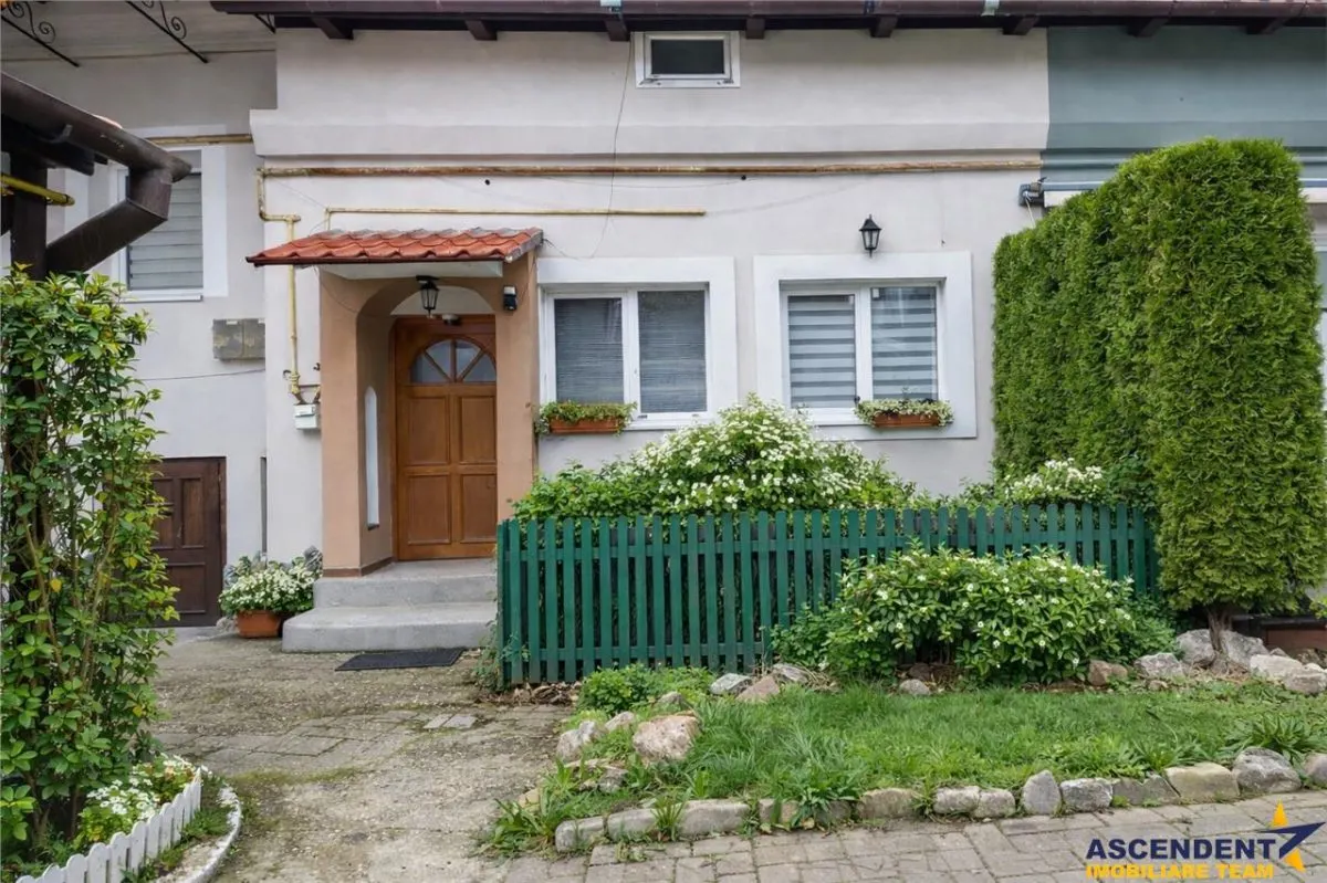Apartament cu trei unitati locative, baie si bucatarie fiecare, central, Brasov - foto 2