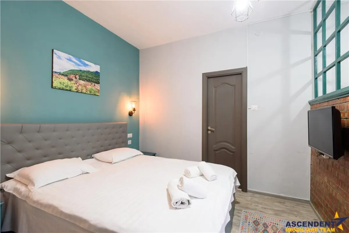 Apartament cu trei unitati locative, baie si bucatarie fiecare, central, Brasov - foto 13