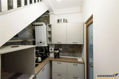 Apartament cu trei unitati locative, baie si bucatarie fiecare, central, Brasov - foto 14