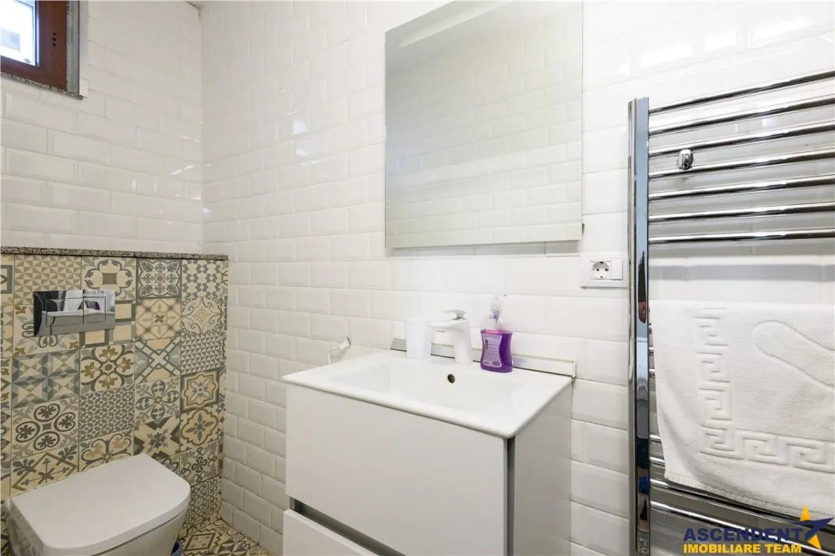 Apartament cu trei unitati locative, baie si bucatarie fiecare, central, Brasov - foto 17