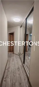 Apartament de 3 camere  81 mp, curte proprie 220mp, 2 locuri de parcare, si toate utilitatile, in sector 5, 2 minute de Sos. Alexandriei - foto 16