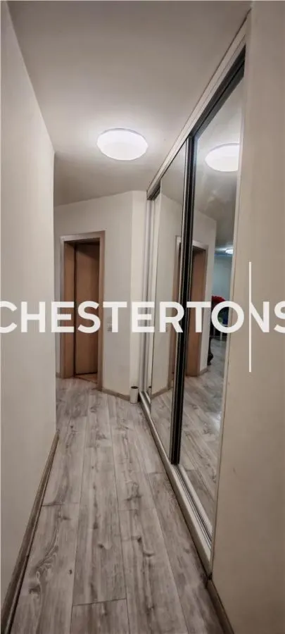 Apartament de 3 camere  81 mp, curte proprie 220mp, 2 locuri de parcare, si toate utilitatile, in sector 5, 2 minute de Sos. Alexandriei - foto 16