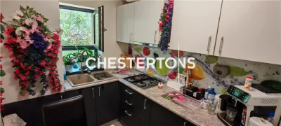 Apartament de 3 camere  81 mp, curte proprie 220mp, 2 locuri de parcare, si toate utilitatile, in sector 5, 2 minute de Sos. Alexandriei - foto 19