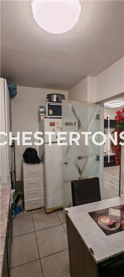 Apartament de 3 camere  81 mp, curte proprie 220mp, 2 locuri de parcare, si toate utilitatile, in sector 5, 2 minute de Sos. Alexandriei - foto 10
