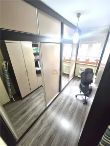 Apartament cu 4 camere in Piata 25 Octombrie | Etaj 3 - foto 12