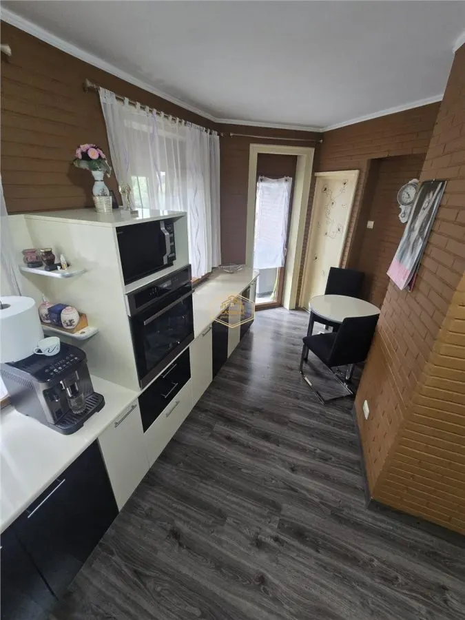 Apartament cu 4 camere in Piata 25 Octombrie | Etaj 3 - foto 3