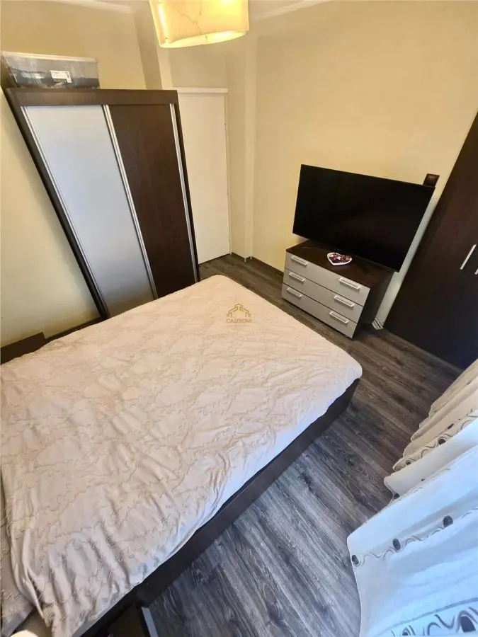 Apartament cu 4 camere in Piata 25 Octombrie | Etaj 3 - foto 8
