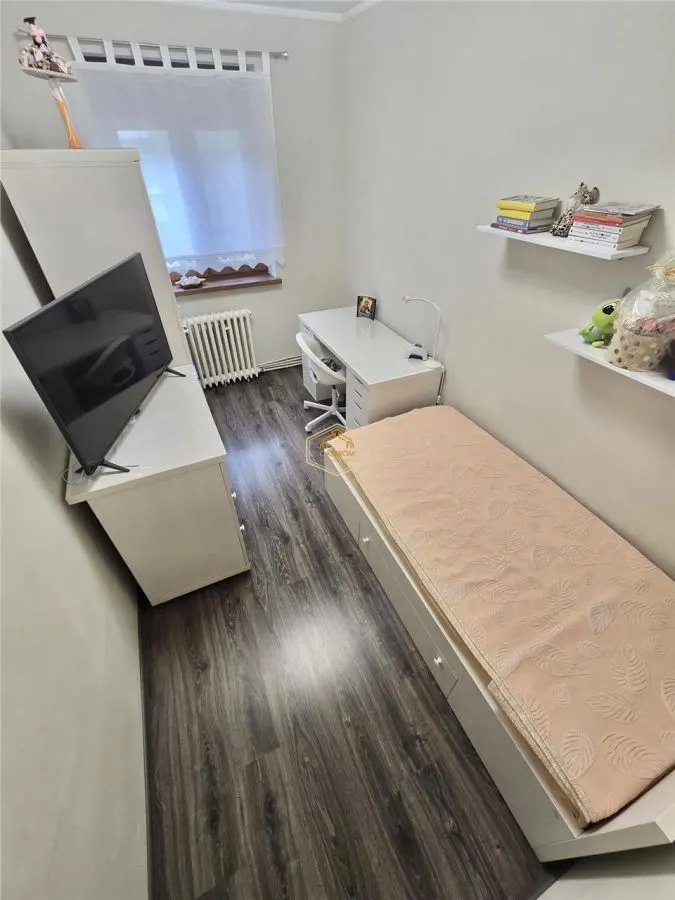 Apartament cu 4 camere in Piata 25 Octombrie | Etaj 3 - foto 10
