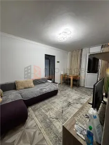 Apartament 2 camere cf 2 semidecomandat zona Micro 14 - foto 2