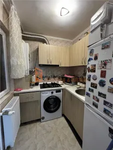 Apartament 2 camere cf 2 semidecomandat zona Micro 14 - foto 6