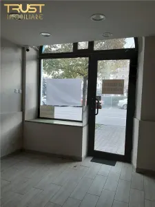 Spatiu Comercial l zona Centrala l 20 MP + 20 MP Pod - foto 4