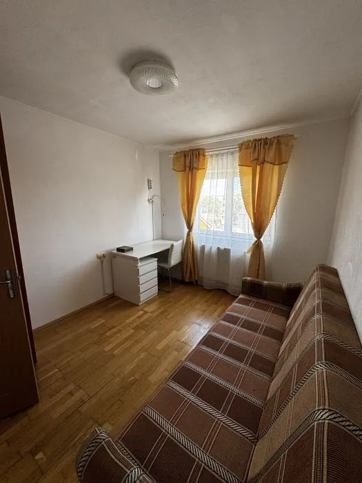 Apartament 3 camere 2 bai cartier Tractorul 65.65 mp - foto 3