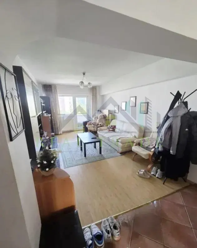 Apartament 3 camere etaj intermediar str. Toamnei - foto 1