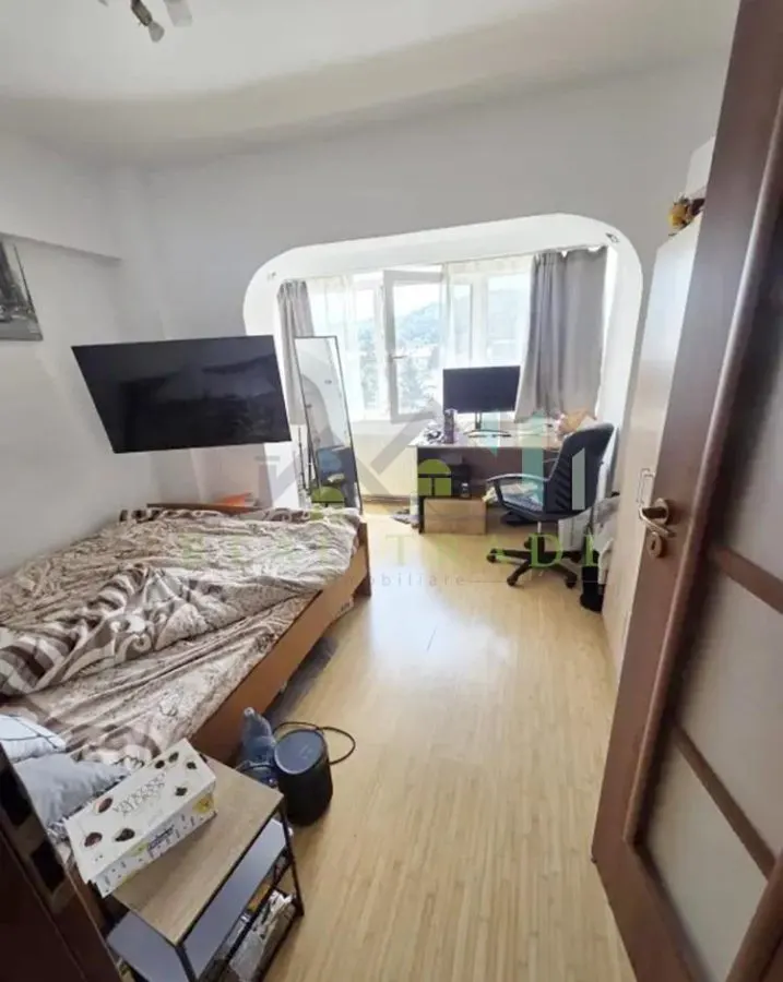 Apartament 3 camere etaj intermediar str. Toamnei - foto 2