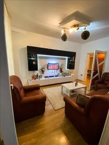 Apartament 3 camere etajul 1 zona Centrul Civic, Brasov - Brasov