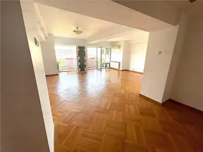 Inchiriere apartament 4 camere transformat in 3 camere | stradal Bd. Unirii | bucatarie mobilata si utilata | - foto 2