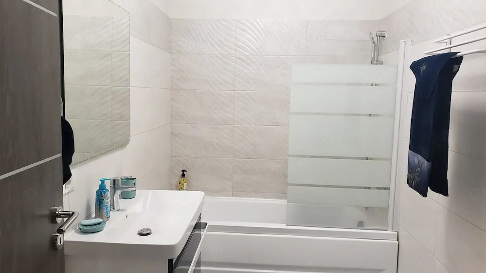 Resedinta moderna, 3 camere,  gradina imprejmuita,40mp, parcare privata, Tractorul, Brasov - foto 4