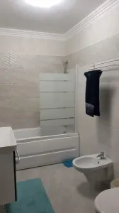 Resedinta moderna, 3 camere,  gradina imprejmuita,40mp, parcare privata, Tractorul, Brasov - foto 9