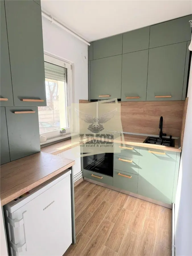 Garsoniera renovata 2026 | 30mp | pretabil cabinet | birou | zona Sub Arini - foto 2