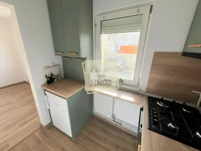 Garsoniera renovata 2026 | 30mp | pretabil cabinet | birou | zona Sub Arini - foto 4