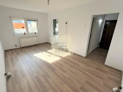 Garsoniera renovata 2026 | 30mp | pretabil cabinet | birou | zona Sub Arini - foto 6
