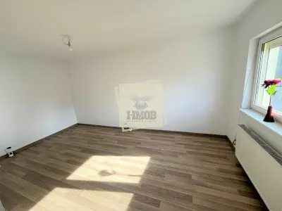 Garsoniera renovata 2026 | 30mp | pretabil cabinet | birou | zona Sub Arini - foto 7