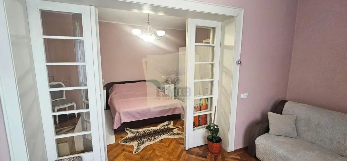 Apartament 3 camere decomandat 93mp renovat zona Orasul de Jos - foto 1