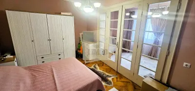 Apartament 3 camere decomandat 93mp renovat zona Orasul de Jos - foto 2