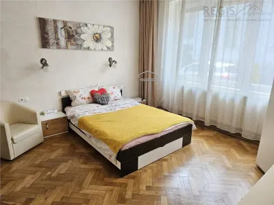 Investitie la cheie in zona centrala! 2 apartamente la casa, transformate in 3 unitati independente cu intrari separate â€“ ideale pentru Airbnb - Brasov