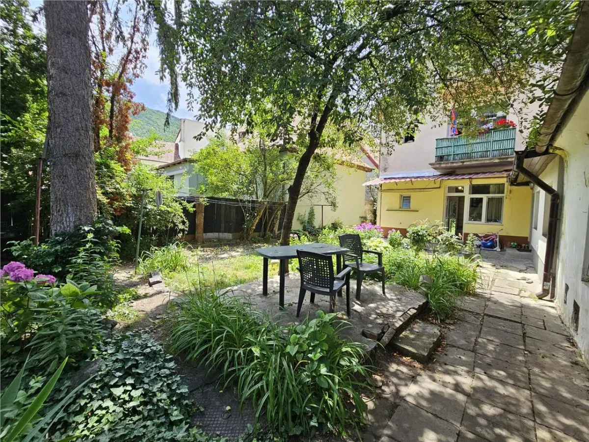 Investitie la cheie in zona centrala! 2 apartamente la casa, transformate in 3 unitati independente cu intrari separate â€“ ideale pentru Airbnb - foto 2