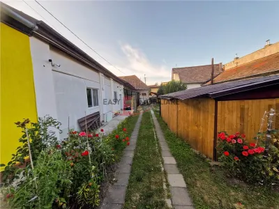 Casa 2 camere, UMF,  CENTRAL, curte, Targu Mures - foto 6