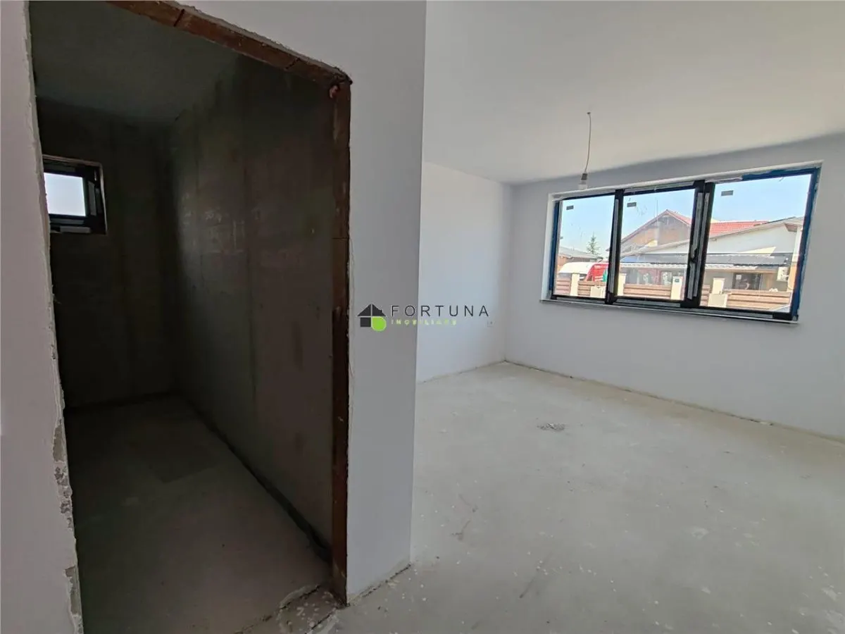 Casa noua, singur in curte - Izvor - foto 17