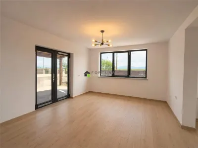 Casa noua, singur in curte - Izvor - foto 3