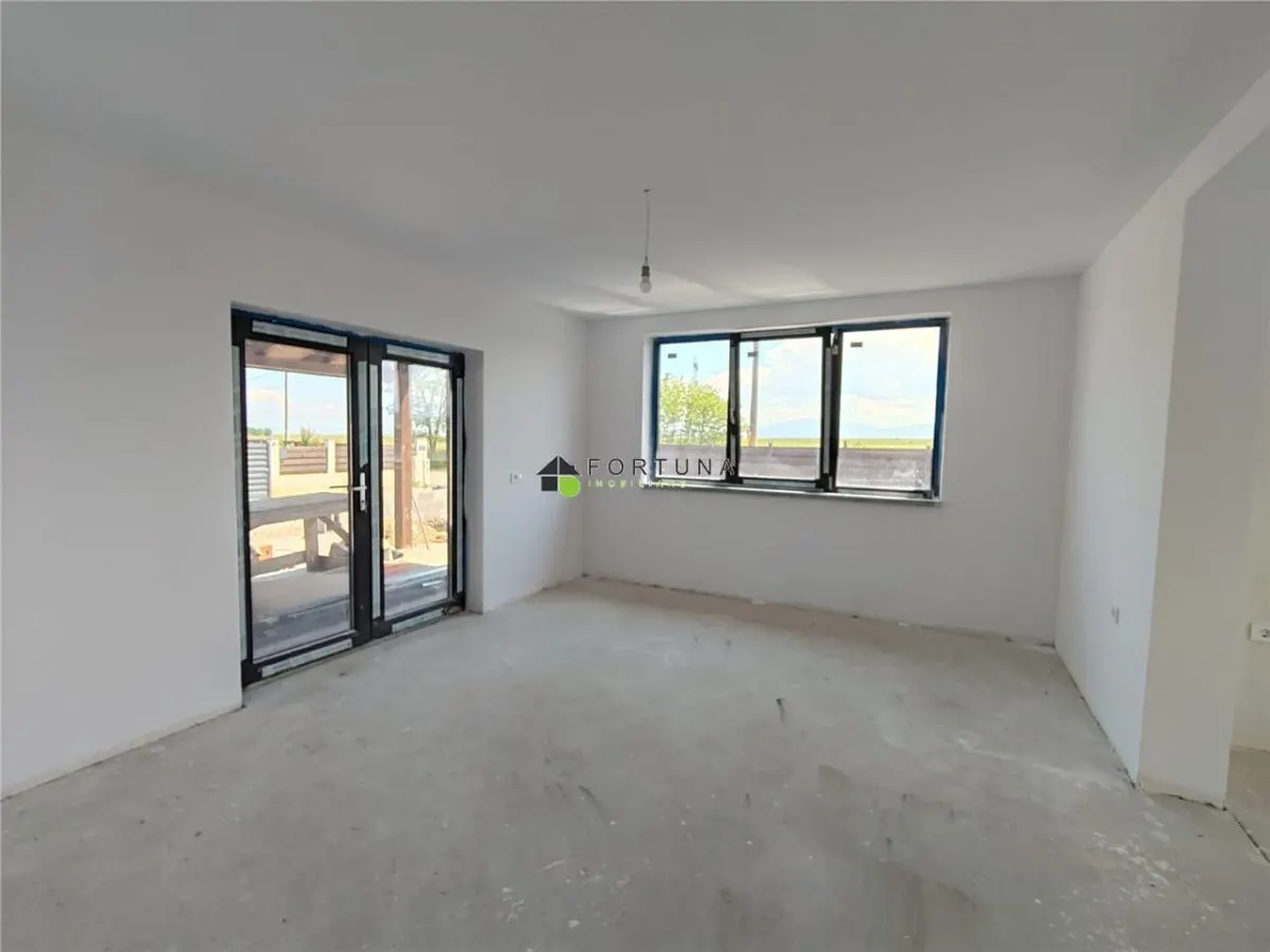 Casa noua, singur in curte - Izvor - foto 4