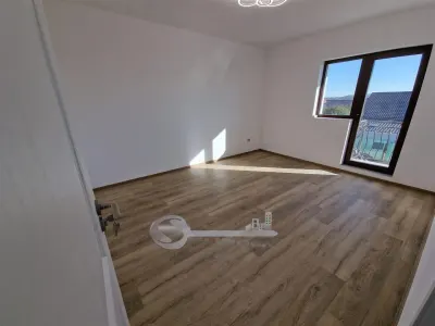 2 cam GRADINA LOC DE PARCATE INTABULATE capat CUG zona vile - foto 1