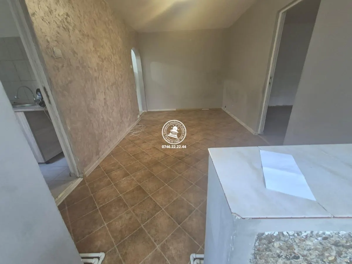 Apartament 2 camere de vanzare - foto 2