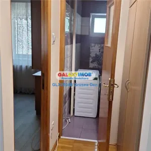 pta resita | 2cam 43mp modern etaj 2 1980 | AC balcon | metrou - foto 5