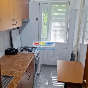pta resita | 2cam 43mp modern etaj 2 1980 | AC balcon | metrou - foto 7