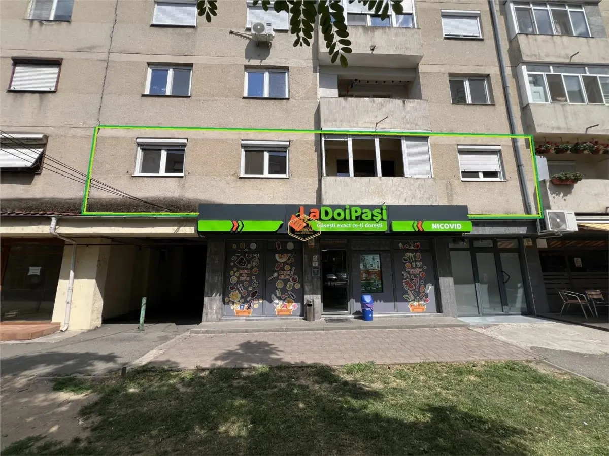 Apartament 4 camere | Etaj 1 | Micro 16 - Aleea Universului - foto 1