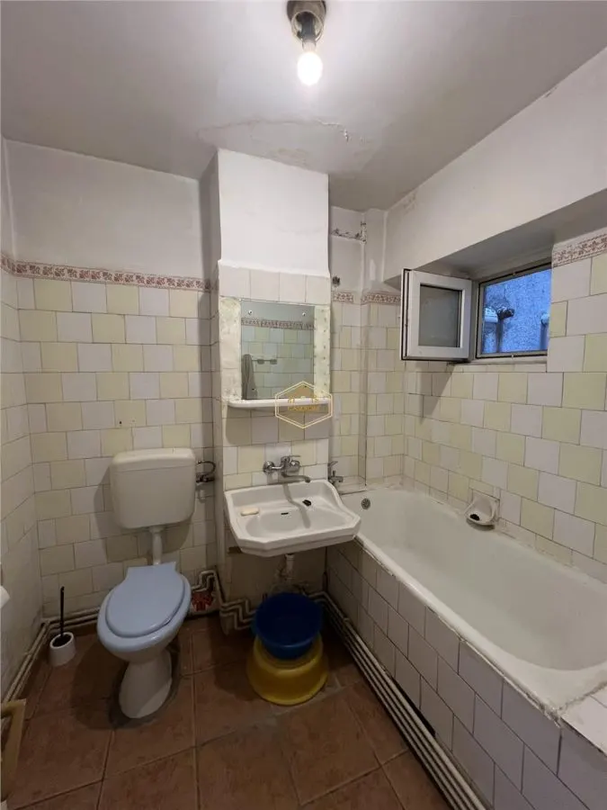Apartament 4 camere | Etaj 1 | Micro 16 - Aleea Universului - foto 12