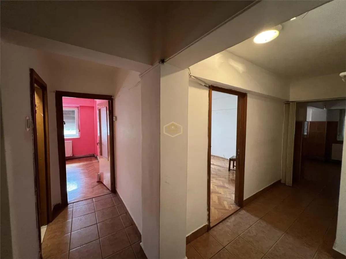 Apartament 4 camere | Etaj 1 | Micro 16 - Aleea Universului - foto 15