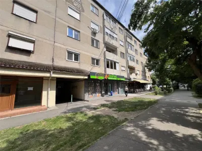 Apartament 4 camere | Etaj 1 | Micro 16 - Aleea Universului - foto 19