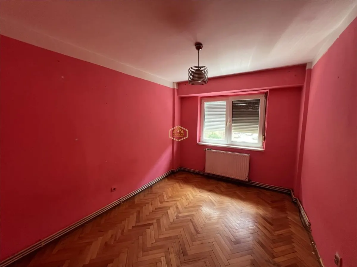 Apartament 4 camere | Etaj 1 | Micro 16 - Aleea Universului - foto 7