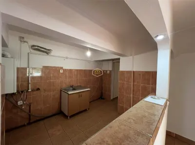 Apartament 4 camere | Etaj 1 | Micro 16 - Aleea Universului - foto 8