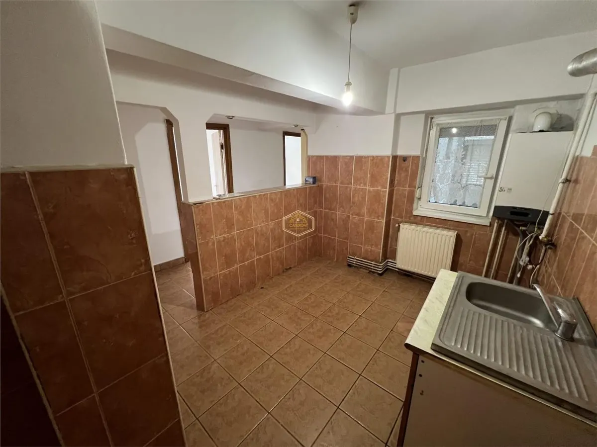 Apartament 4 camere | Etaj 1 | Micro 16 - Aleea Universului - foto 10