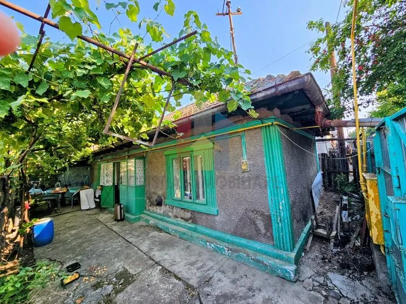 Casa batraneasca cu teren 246 mp, Radu Negru - Buzaului - foto 6