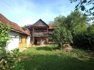 Teren intravilan si cladiri in Lunca - foto 3