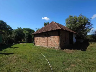 Teren intravilan si cladiri in Lunca - foto 9